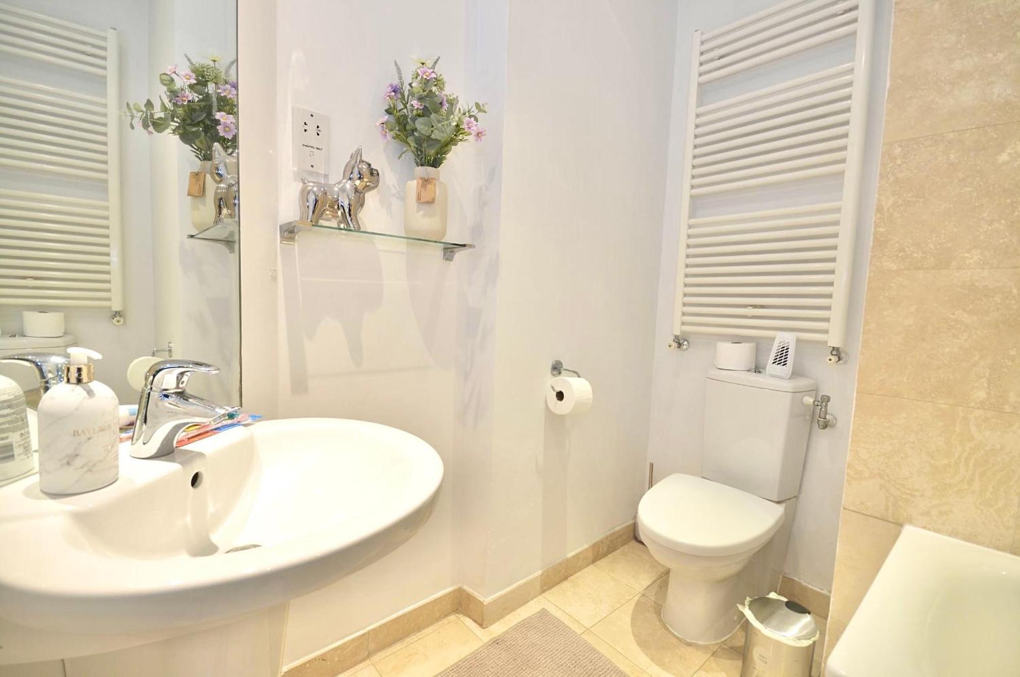 Kensington Apartment, Breakfast, 2 Baths Лондон Екстер'єр фото