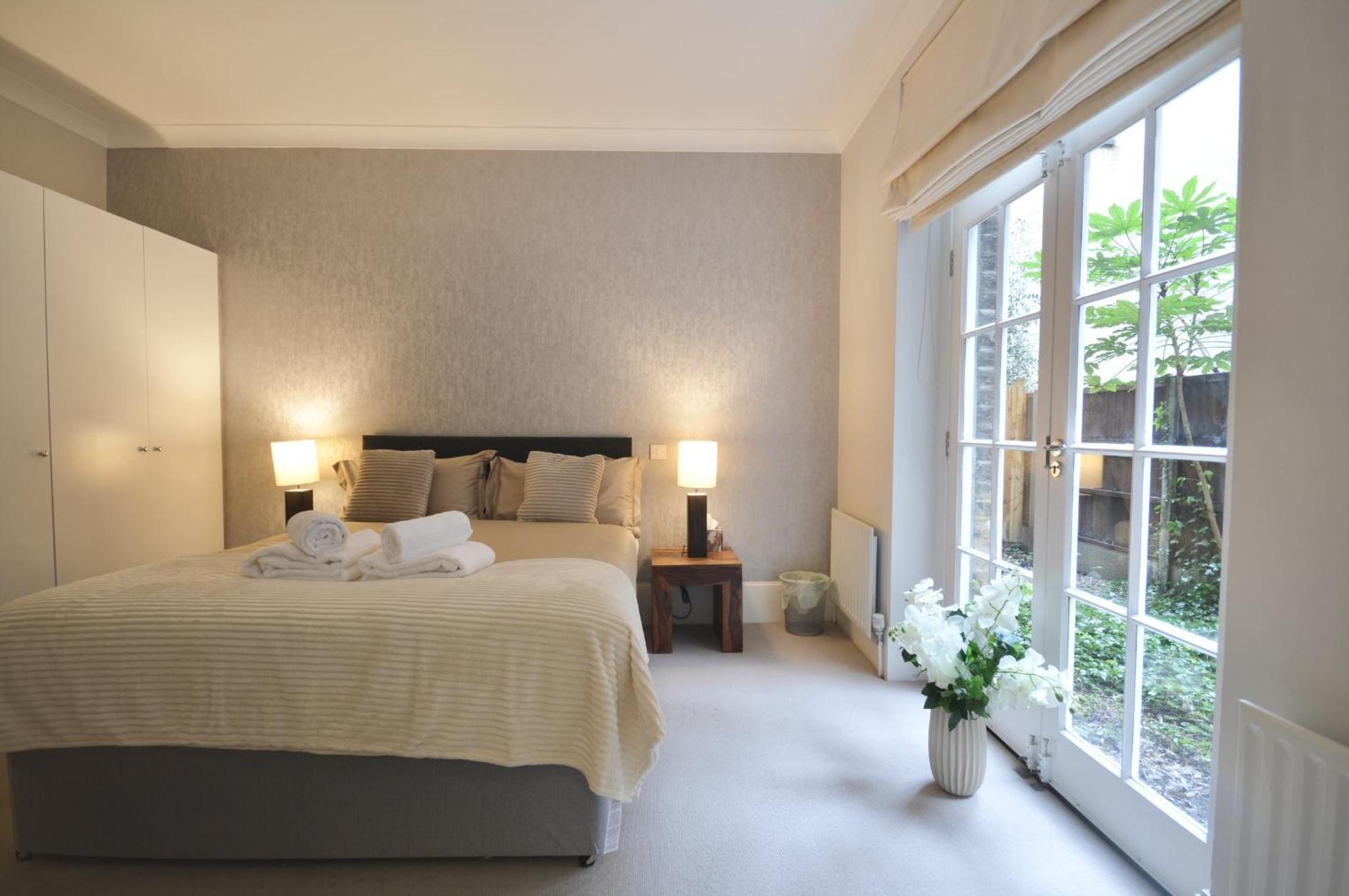 Kensington Apartment, Breakfast, 2 Baths Лондон Екстер'єр фото