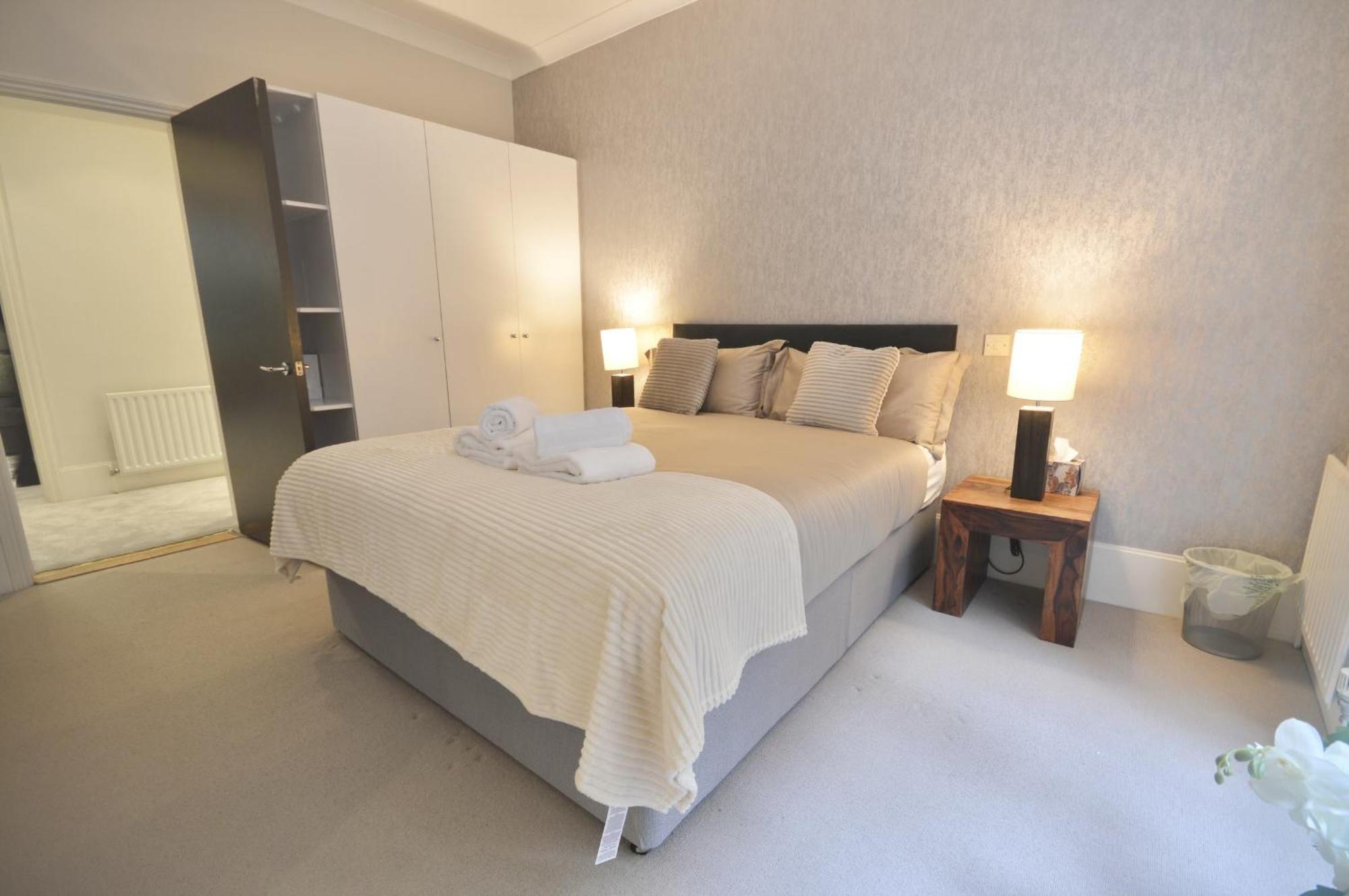Kensington Apartment, Breakfast, 2 Baths Лондон Екстер'єр фото
